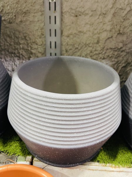 اسمنت مدور مخطط بالعرض