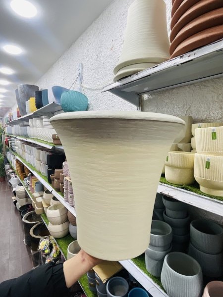 قوار مدور مخروطي